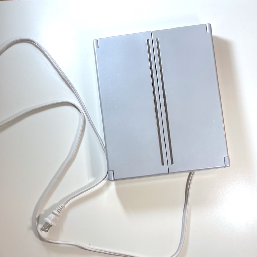 Conair Trifold Magnifying Mirror - WITH LIGHT